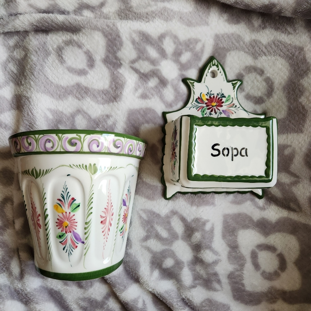 Wall hung ceramic soap sopa dish and flower pot vase hand painted